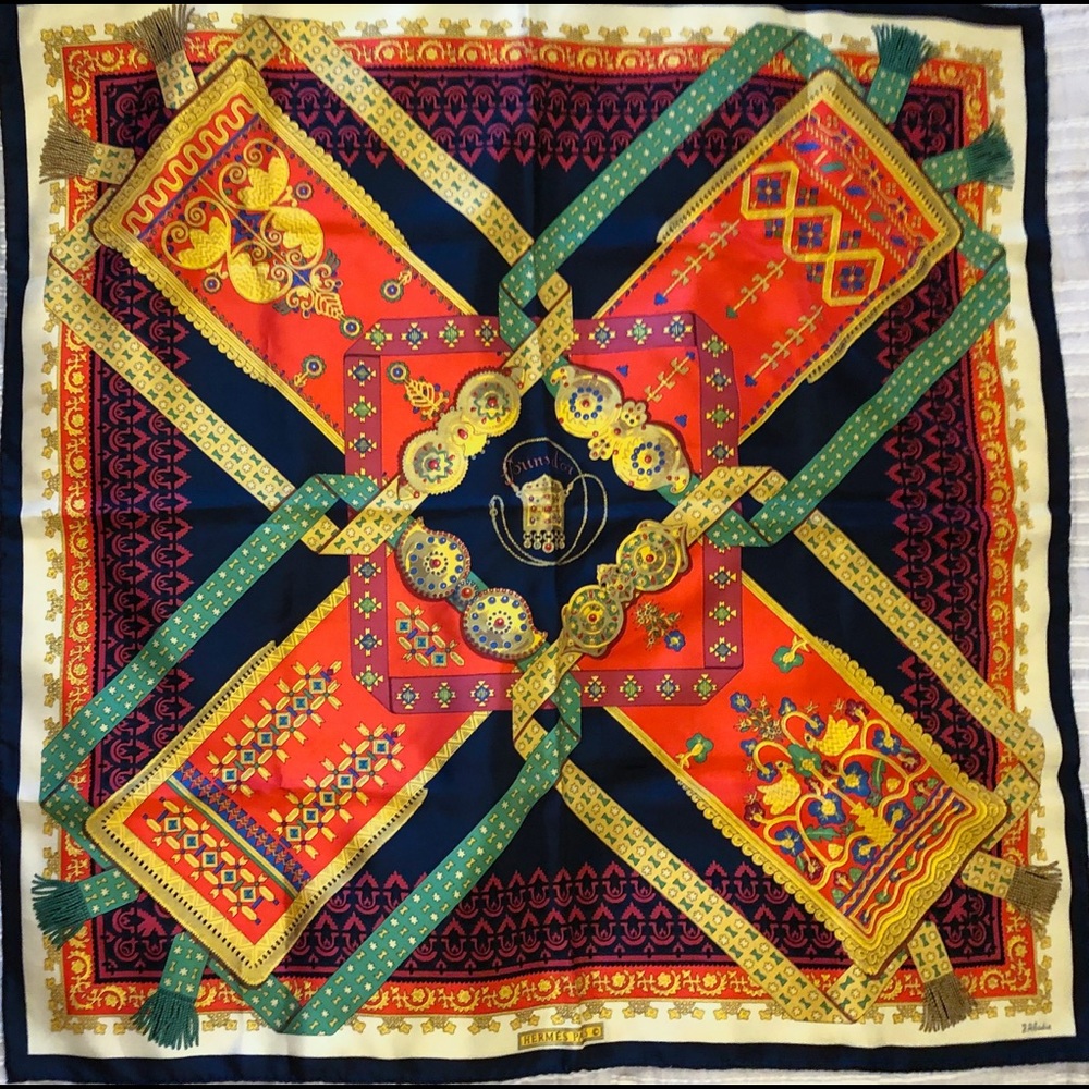 Hermès 100% silk scarf